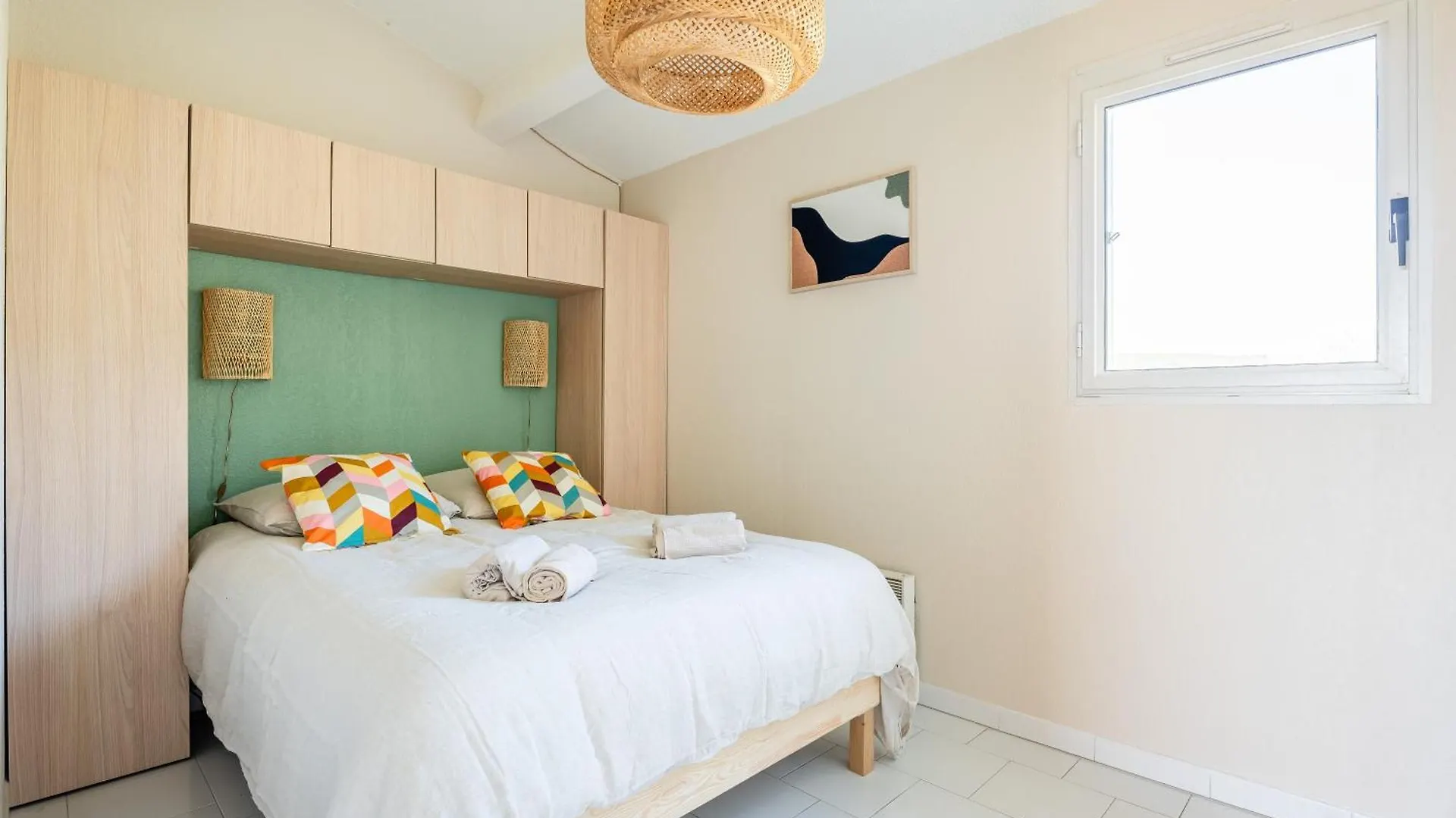 Le Neptune Cassis 0*,